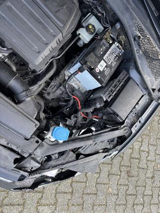 Volkswagen Golf TSI 115 PK NAVI CLIMA CAMERA CRUISE B.J 2020 SCHROEFSCHADE picture 11