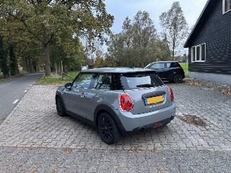 Mini One 1.5 EDITION CLIMA ABS B.J 2018 Lichte schade picture 3