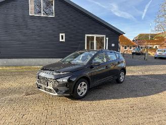 damaged passenger cars Hyundai Bayon AUTOMAAT NAVI CLIMA CAMERA LED B.J 11/2025 Lichte schade 2025/11