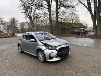 krockskadad bil auto Toyota Yaris AUTOMAAT 1.5 HYBRIDE CLIMA CAMERA B.J 07-2022 2022/7