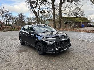 Unfallwagen Hyundai Bayon AUTOMAAT BLACK EDITION T-GDI 100 PK NAVI AIRCO CAMERA LED B.J 11-2025 2025/11