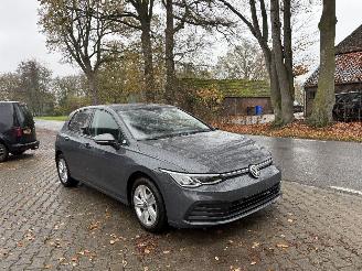 krockskadad bil auto Volkswagen Golf 8 TSI 110 PK EDITION NAVI CLIMA CAMERA LED PDC B.J 2023 2023/5