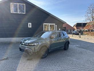 Schadeauto Dacia Duster AUTOMAAT HYBRIDE NAVI CLIMA CAMERA PDC LED B.J 12-2024 2024/12