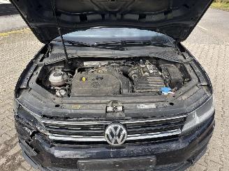 Volkswagen Tiguan AUTOMAAT PANO LEER NAVI CLIMA CAMERA B.J 2019 picture 18