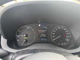 Mazda 2 HYBRIDE AUTOMAAT CLIMA CAMERA CARPLAY PDC STOELVERW B.J 07-2024 picture 9