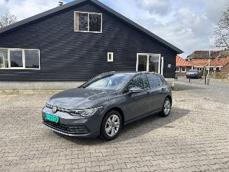 Damaged car Volkswagen Golf 8 TSI 110 PK NAVI CLIMA VIRT DASH LED B.J 10-2020 2020/10