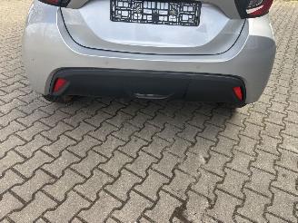 Mazda 2 HYBRIDE AUTOMAAT CLIMA CAMERA CARPLAY PDC STOELVERW B.J 07-2024 picture 19