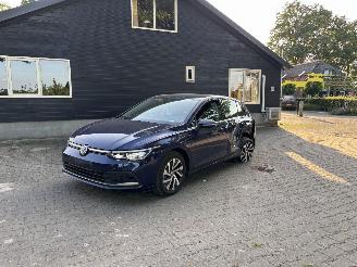 Vaurioauto  passenger cars Volkswagen Golf 8 GTE PLUG IN HYBRIDE AUTOMAAT STYLE NAVI CLIMA CAMERA LED B.J 2023 2023/10