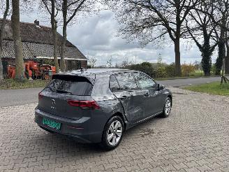 Unfallwagen Volkswagen Golf 8 TSI 110 PK NAVI CLIMA VIRT DASH PDC CRUISE B.J 10-2020 2020/10