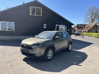 damaged passenger cars Toyota Yaris Cross 92 KW DYNAMIQ AIRCO CAMERA B.J 07-2022  6800 KM !!!! 2022/7