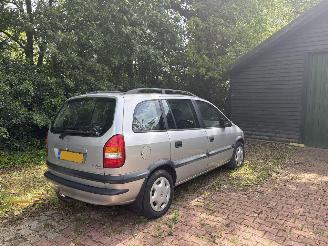 Unfallwagen Opel  A DIESEL 2.0 DLT COMFORT 7 PERSONEN B.J 2000 Sloop 2000/2
