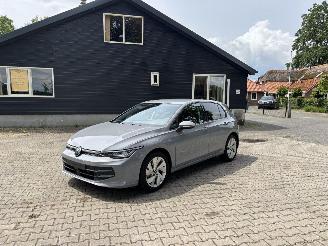 Voiture accidenté Volkswagen Golf 8.5 1.5 EDITION CLIMA CAMERA LED PDC B.J 2025 FACELIFT lichte schade 2025/1