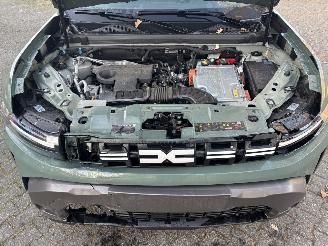Dacia Duster AUTOMAAT 1.6 HYBRIDE NAVI CLIMA CAMERA PDC LED B.J 12-2024 picture 16