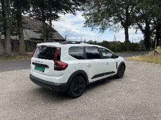 Dacia Jogger EXTREEM 110 PK NAVI CLIMA CAMERA 5 P B.J 06-2024 picture 2