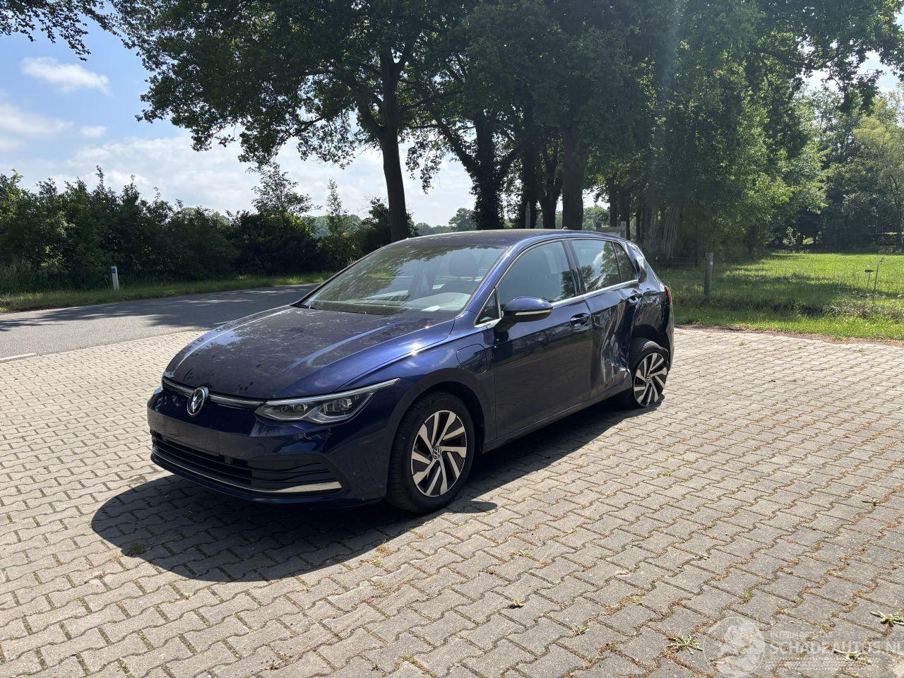 Volkswagen Golf GTE 204 PK PLUG IN HYBRIDE AUTOMAAT STYLE NAVI CLIMA CAMERA LED B.J 2023