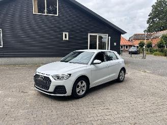 Voiture accidenté Audi A1 TFSI 95 PK VIRT DASH AIRCO PDC B.J 2023 LICHTE SCHROEFSCHADE 2023/3