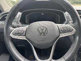 Volkswagen Tiguan 1.5 AUTOMAAT 150 PK NAVI CLIMA CAMERA VIR DASHBOARD LED TREKHAAK B.J 2024 picture 9