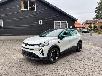 Schadeauto Renault Captur E TECH HYBRIDE AUTOMAAT NAVI CLIMA CAMERA B.J 10-2025 NEW MODEL 2025/10