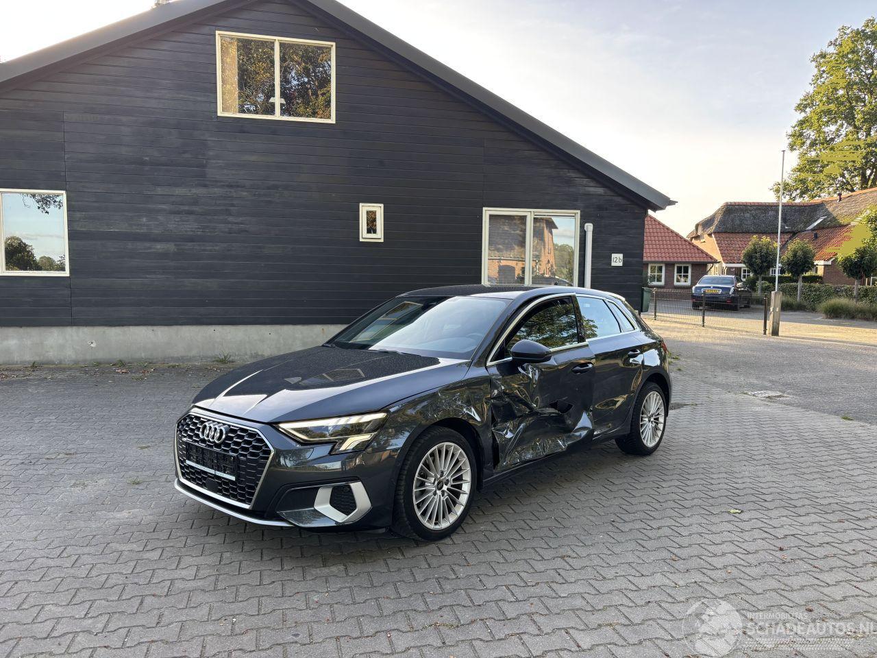 Audi A3 30 TFSI AUTOMAAT SPORT CLIMA LED B.J 03-2023