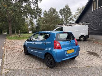 Suzuki Alto 1.0 Comfort Plus Airco 5-drs B.J 2010 parkeerschade picture 2
