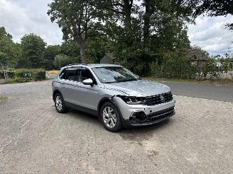 Avarii autoturisme Volkswagen Tiguan 1.5 AUTOMAAT 150 PK NAVI CLIMA CAMERA VIR DASHBOARD LED TREKHAAK B.J 2024 2024/1