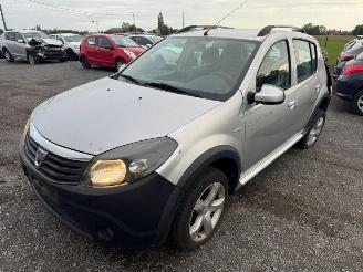 uszkodzony samochody osobowe Dacia Sandero  2012/9