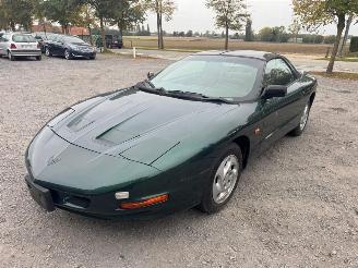 krockskadad bil auto Pontiac Firebird  1994/2