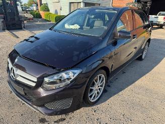 Vrakbiler auto Mercedes B-klasse  2015/5
