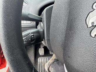 Peugeot 208  picture 22