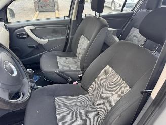 Dacia Sandero I picture 13