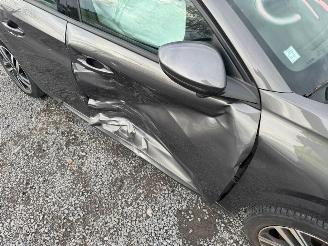 Peugeot 208  picture 9