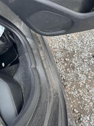 Peugeot 208  picture 13