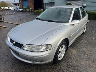 skadebil auto Opel Vectra B 1999/6