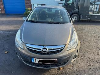 Opel Corsa D picture 2