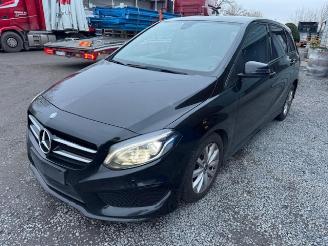 krockskadad bil auto Mercedes B-klasse  2017/1