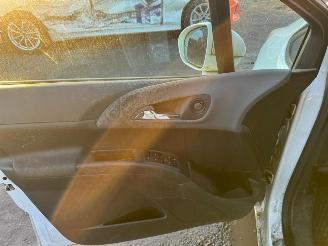 Opel Meriva B picture 13