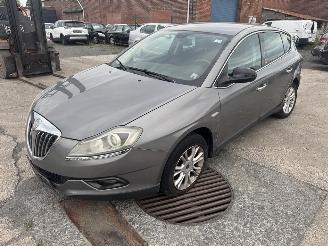 skadebil auto Lancia Delta  2010/7