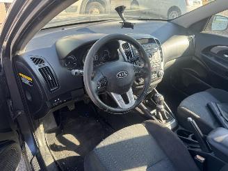 Kia Cee d  picture 12