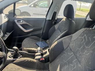 Peugeot 2008 ACTIVE picture 4