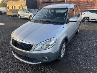 damaged passenger cars Skoda Roomster  2011/4