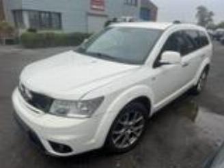 krockskadad bil auto Fiat Freemont  2013/6