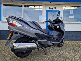 Suzuki  AN 400 BURGMAN picture 4