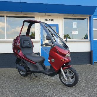 Unfall Kfz Motorrad Benelli  ADIVA 125CC PIAGGIO 4TAKT 2006/12