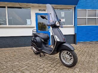 skadebil bromfiets Vespa  SPRINT 25KM , A KLASSE 2017/2