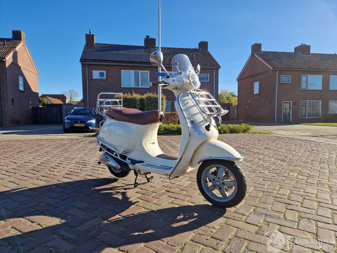 Vespa  VESPA C38 LX 2TAKT 1E EIGENAAR