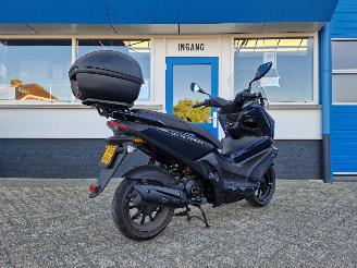 Kymco  SKY TOWN picture 11