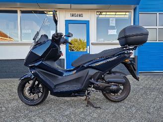 Kymco  SKY TOWN picture 13