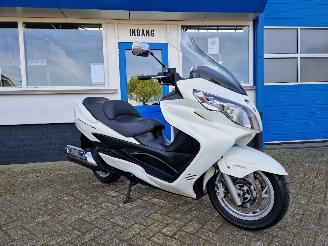 skadebil motor Suzuki  AN 400 BURGMAN 2012/4