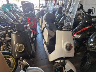NIU  5X NIU SCOOTER picture 1