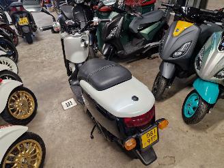 Yamaha  GIGGLE picture 3